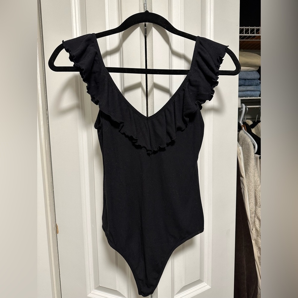 Aritzia Danette Ruffled Bodysuit